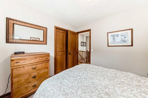 104 Kodiak Road, Canmore, AB - Indoor Photo Showing Bedroom