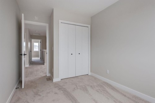 279 Sora Boulevard Se, Calgary, AB - Indoor Photo Showing Other Room
