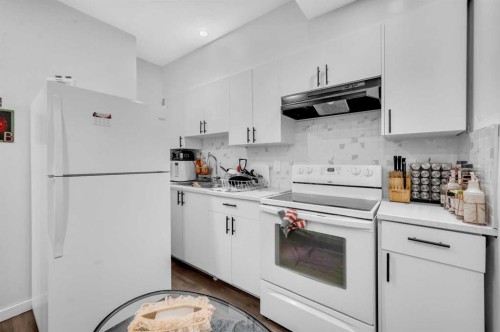 243 Evansborough Way Nw, Calgary, AB - Indoor Photo Showing Kitchen