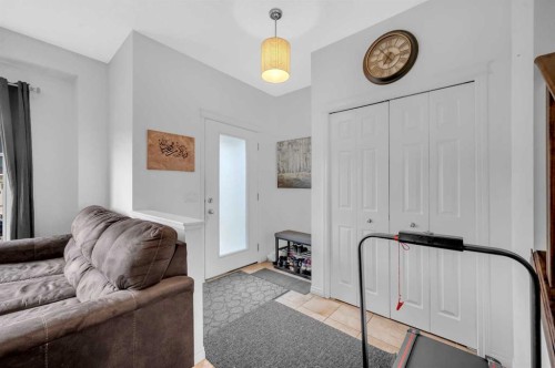 243 Evansborough Way Nw, Calgary, AB - Indoor