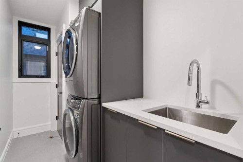 1740 6 Avenue Nw, Calgary, AB - Indoor Photo Showing Laundry Room