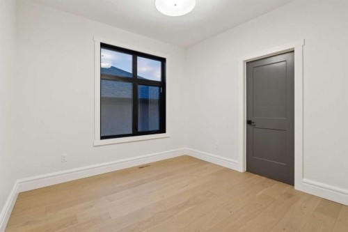 1740 6 Avenue Nw, Calgary, AB - Indoor Photo Showing Other Room