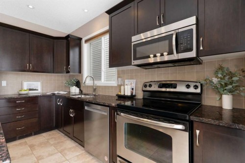 149 Windridge Road Sw, Airdrie, AB - Indoor Photo Showing Kitchen