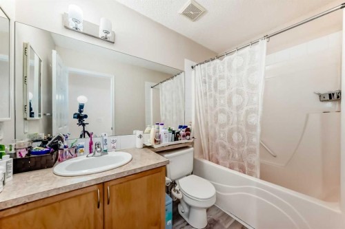 151 Covepark Green Ne, Calgary, AB - Indoor Photo Showing Bathroom