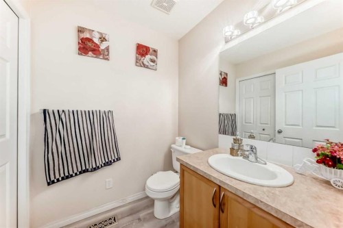 151 Covepark Green Ne, Calgary, AB - Indoor Photo Showing Bathroom