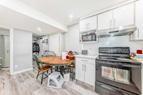 151 Covepark Green Ne, Calgary, AB - Indoor Photo Showing Kitchen