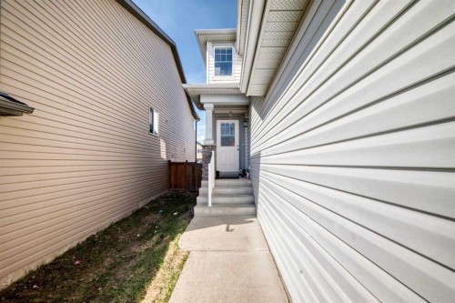 151 Covepark Green Ne, Calgary, AB - Outdoor