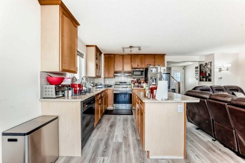 151 Covepark Green Ne, Calgary, AB - Indoor Photo Showing Kitchen