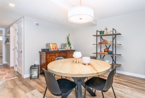 103-810 7Th Street, Canmore, AB - Indoor Photo Showing Dining Room