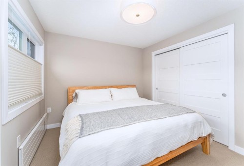 103-810 7Th Street, Canmore, AB - Indoor Photo Showing Bedroom