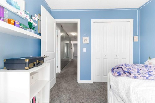 253 Auburn Meadows Boulevard Se, Calgary, AB - Indoor Photo Showing Bedroom