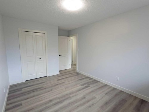 7032 78 Street Nw, Calgary, AB - Indoor Photo Showing Other Room