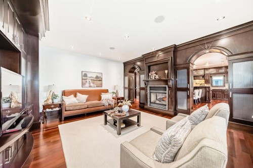 1840 Westmount Boulevard Nw, Calgary, AB - Indoor Photo Showing Living Room