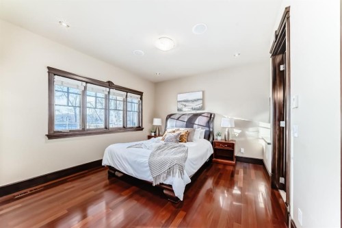 1840 Westmount Boulevard Nw, Calgary, AB - Indoor Photo Showing Bedroom