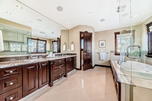 1840 Westmount Boulevard Nw, Calgary, AB - Indoor