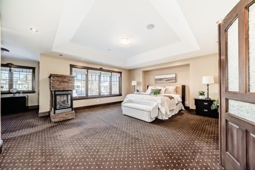 1840 Westmount Boulevard Nw, Calgary, AB - Indoor Photo Showing Bedroom