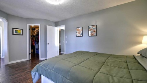 280 Riverwood Circle Se, Calgary, AB - Indoor Photo Showing Bedroom