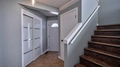 280 Riverwood Circle Se, Calgary, AB - Indoor Photo Showing Other Room