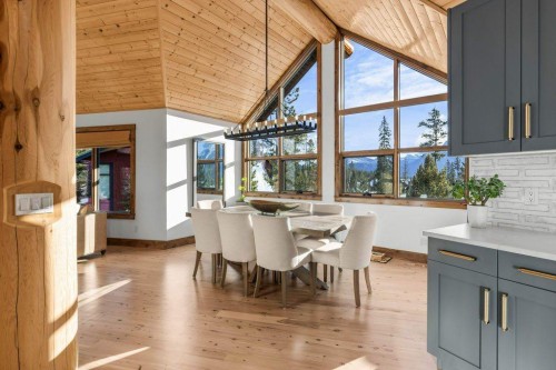 521 Silvertip Road, Canmore, AB - Indoor Photo Showing Dining Room