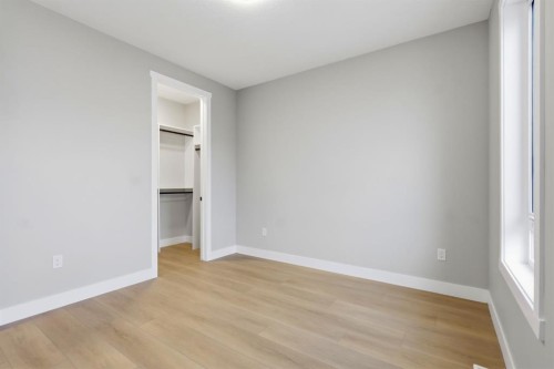 1636 19 Avenue Nw, Calgary, AB - Indoor Photo Showing Other Room