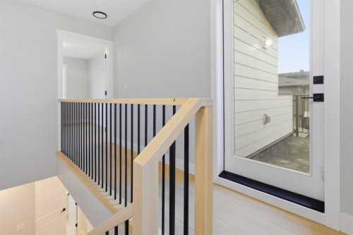 1636 19 Avenue Nw, Calgary, AB - Indoor Photo Showing Other Room