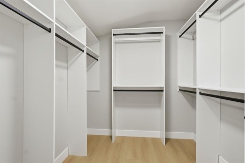 1636 19 Avenue Nw, Calgary, AB - Indoor With Storage