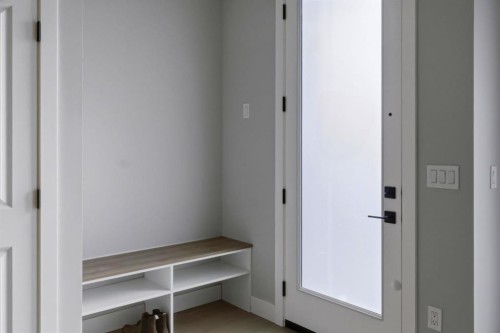 1636 19 Avenue Nw, Calgary, AB - Indoor Photo Showing Other Room