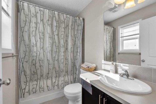 87 Panton Landing Nw, Calgary, AB - Indoor Photo Showing Bathroom