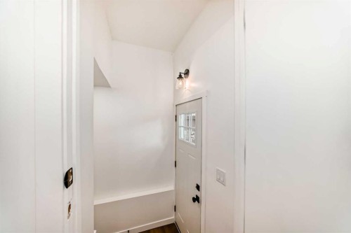 264 99 Avenue Se, Calgary, AB - Indoor Photo Showing Other Room