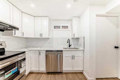 264 99 Avenue Se, Calgary, AB - Indoor Photo Showing Kitchen With Upgraded Kitchen