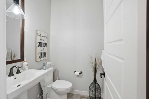111 Crestridge View Sw, Calgary, AB - Indoor Photo Showing Bathroom