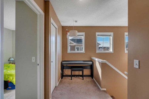 320 Elgin Gardens Se, Calgary, AB - Indoor Photo Showing Other Room