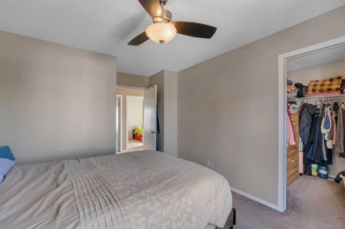320 Elgin Gardens Se, Calgary, AB - Indoor Photo Showing Bedroom