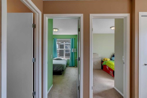 320 Elgin Gardens Se, Calgary, AB - Indoor Photo Showing Other Room