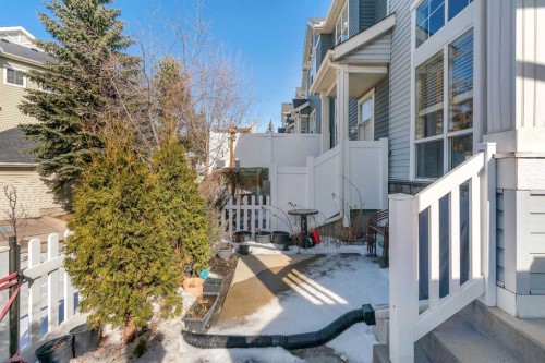 320 Elgin Gardens Se, Calgary, AB - Outdoor