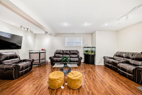 612 Montgomery Close Se, High River, AB - Indoor