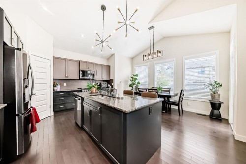 612 Montgomery Close Se, High River, AB - Indoor Photo Showing Kitchen With Upgraded Kitchen