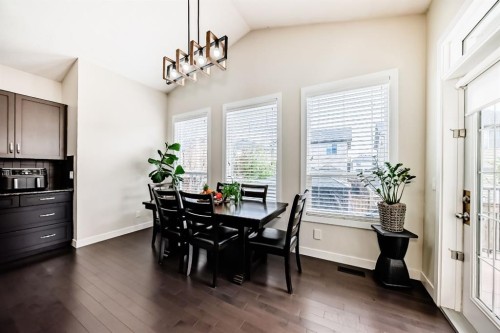 612 Montgomery Close Se, High River, AB - Indoor Photo Showing Dining Room