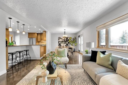 4712 Grove Hill Road Sw, Calgary, AB - Indoor Photo Showing Living Room