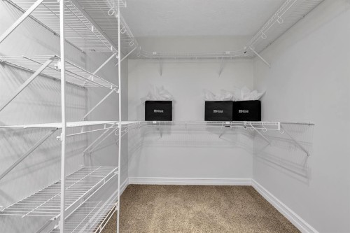 4712 Grove Hill Road Sw, Calgary, AB - Indoor With Storage