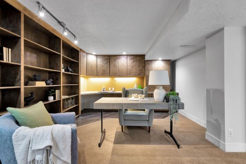 4712 Grove Hill Road Sw, Calgary, AB - Indoor