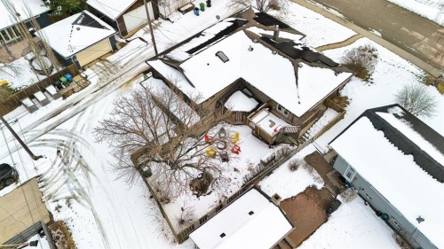 4712 Grove Hill Road Sw, Calgary, AB - Outdoor