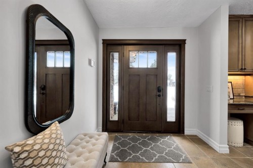 4712 Grove Hill Road Sw, Calgary, AB - Indoor Photo Showing Other Room