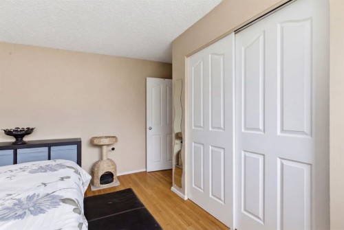 623 104 Avenue Sw, Calgary, AB - Indoor Photo Showing Bedroom