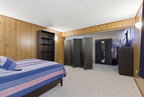 623 104 Avenue Sw, Calgary, AB - Indoor Photo Showing Bedroom