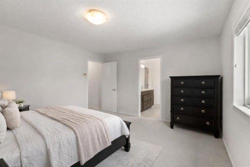 182 Auburn Sound Close Se, Calgary, AB - Indoor Photo Showing Bedroom