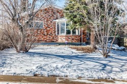 903 40 Street SW Calgary, AB T3C 1W4