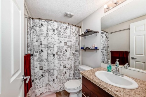 4308-279 Copperpond Common Se, Calgary, AB - Indoor Photo Showing Bathroom