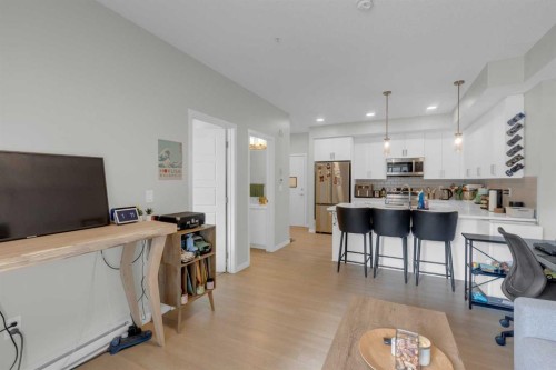 2106-33 Carringham Gate Nw, Calgary, AB - Indoor