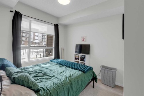 2106-33 Carringham Gate Nw, Calgary, AB - Indoor Photo Showing Bedroom